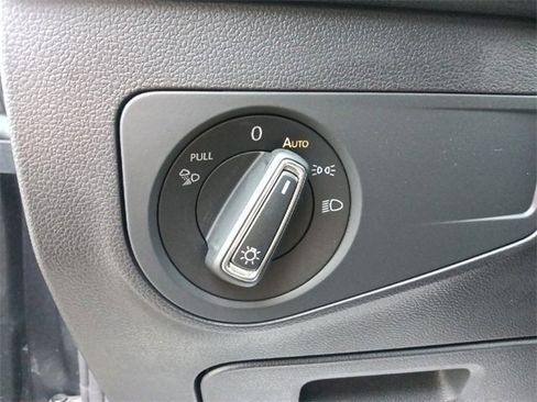 Used 2023 Volkswagen Tiguan SEL R-Line image 18