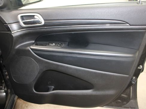 Used 2021 Jeep Grand Cherokee Limited w/ Luxury Group II image 31