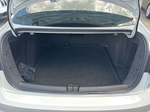 Used 2015 Volkswagen Jetta SE FWD image 6