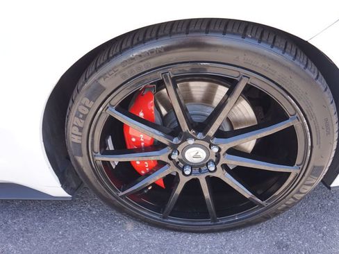 Used 2017 Ford Mustang GT RWD image 14