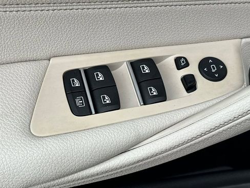 Used 2023 BMW 530i w/ Premium Package RWD image 11