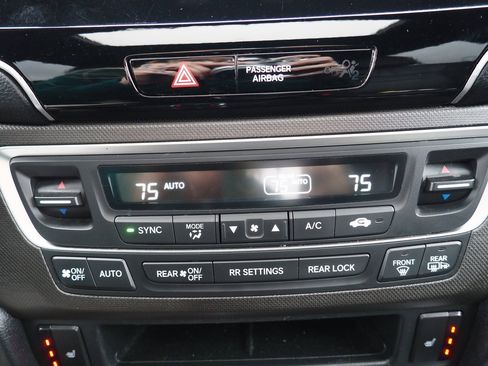 Used 2022 Honda Pilot TrailSport image 35