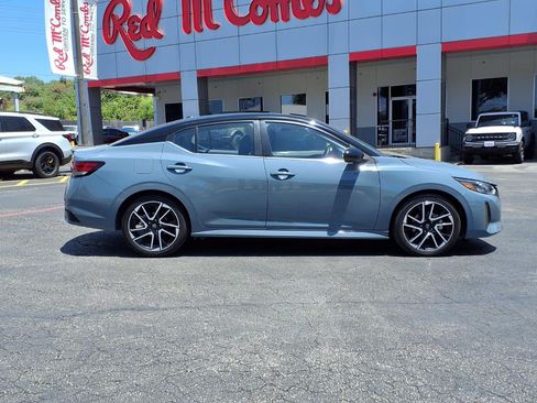 Used 2025 Nissan Sentra SR w/ SR Premium Package FWD image 5