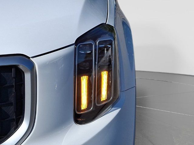 Used 2024 Kia Telluride EX w/ EX Captain's Chair Package FWD image 11