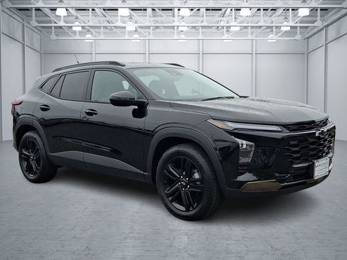 Used 2026 Chevrolet Trax ACTIV w/ Sunroof Package image 7