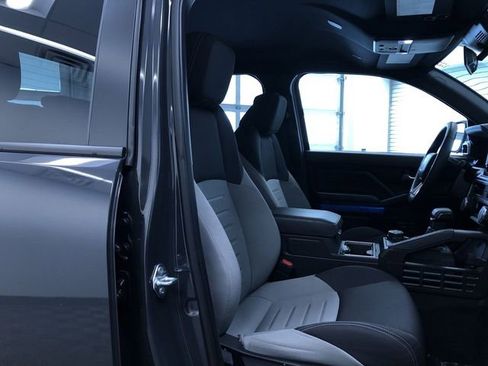 Certified 2025 Toyota Tacoma TRD Off-Road image 17