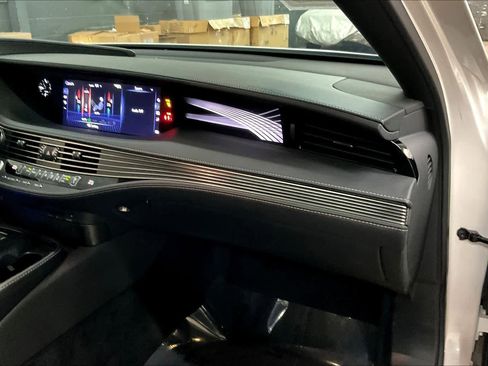 Used 2020 Lexus LS 500 image 19