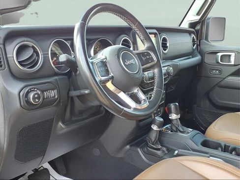 Used 2021 Jeep Gladiator Overland image 10
