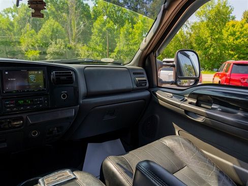 Used 2007 Ford F250 Harley-Davidson AWD/4WD image 27