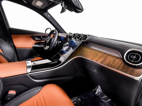 Certified 2024 Mercedes-Benz GLC 300 image 28