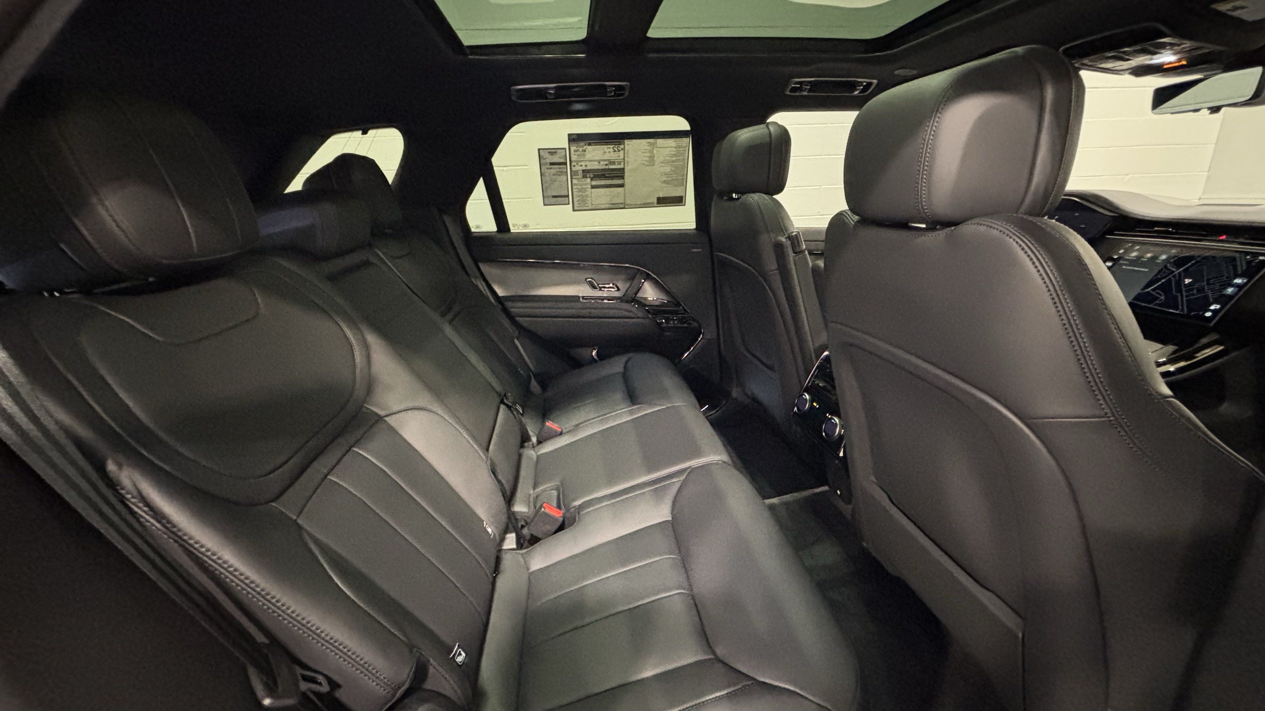 New 2026 Land Rover Range Rover Sport Dynamic SE AWD/4WD image 16