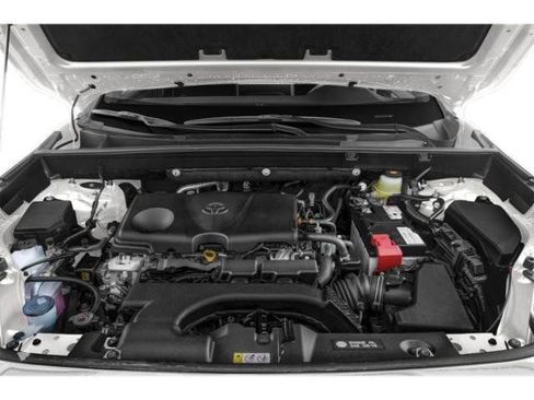 Used 2021 Toyota RAV4 LE FWD image 12