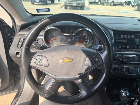 Used 2018 Chevrolet Impala Premier FWD image 2