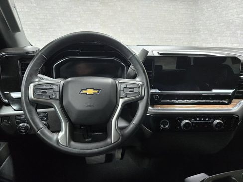 Used 2023 Chevrolet Silverado 1500 LT AWD/4WD image 16