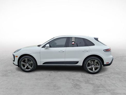 Used 2023 Porsche Macan AWD/4WD image 2