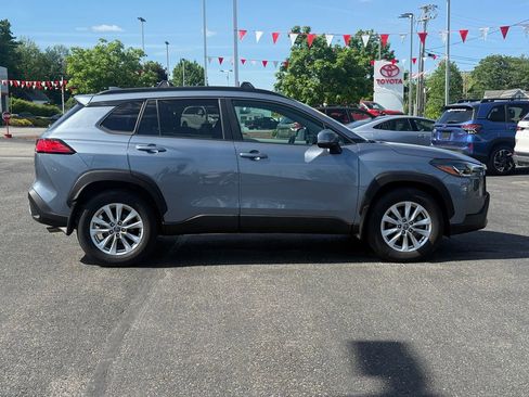 Used 2023 Toyota Corolla Cross LE w/ Moonroof Package AWD/4WD image 7