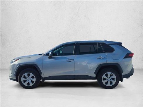 Used 2024 Toyota RAV4 LE FWD image 5