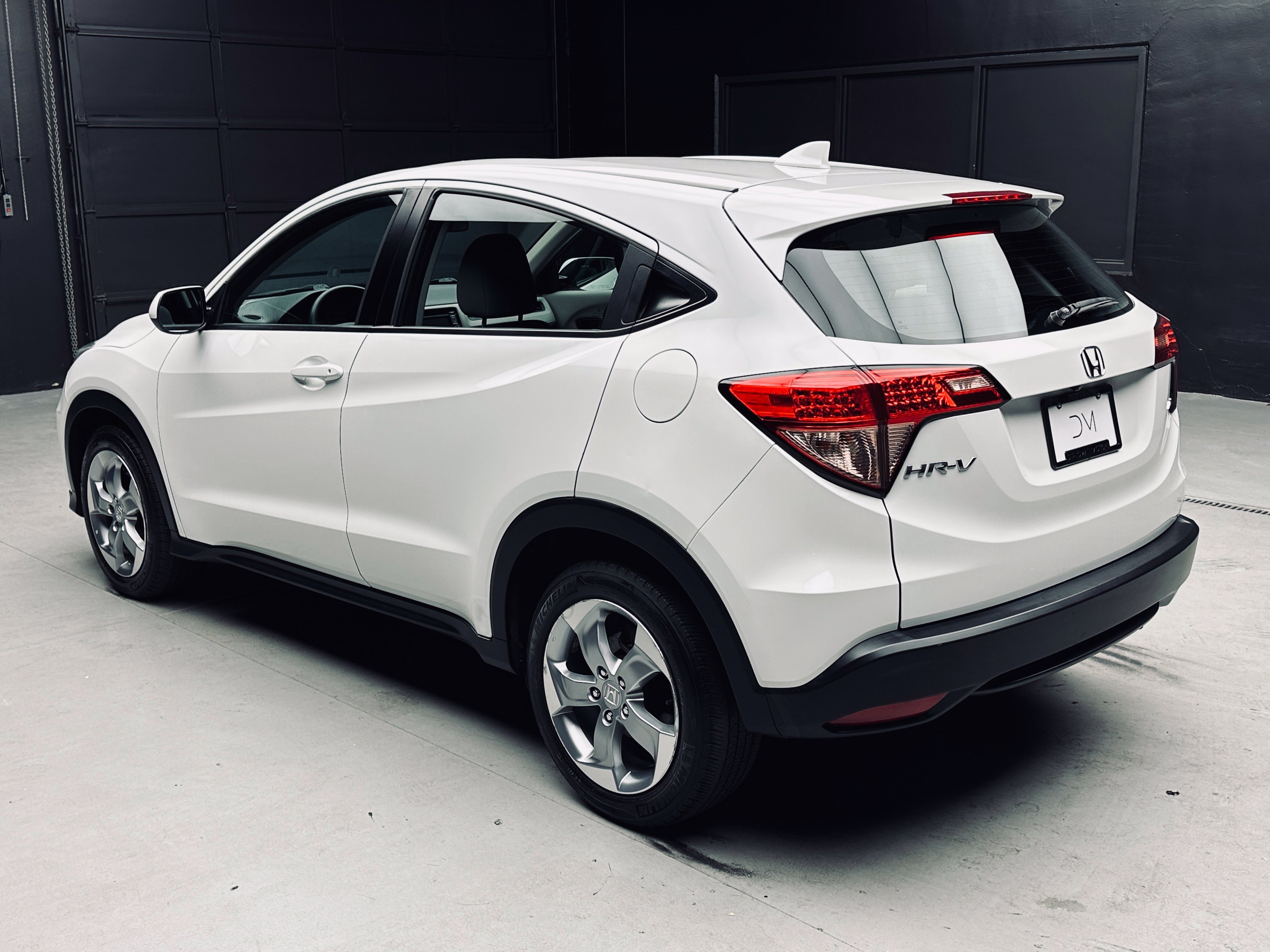 Used 2017 Honda HR-V LX image 4