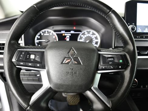 Used 2022 Mitsubishi Outlander SE AWD/4WD image 19
