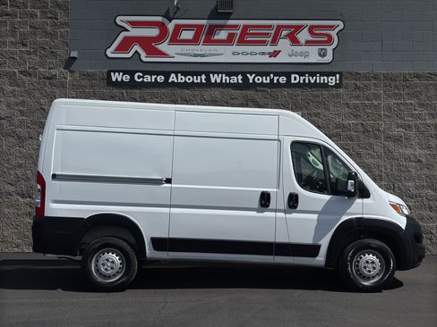 Used 2025 RAM ProMaster 1500 FWD image 4