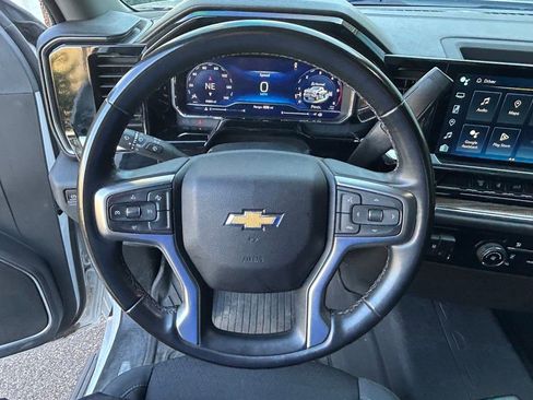 Used 2024 Chevrolet Silverado 2500 LT image 12