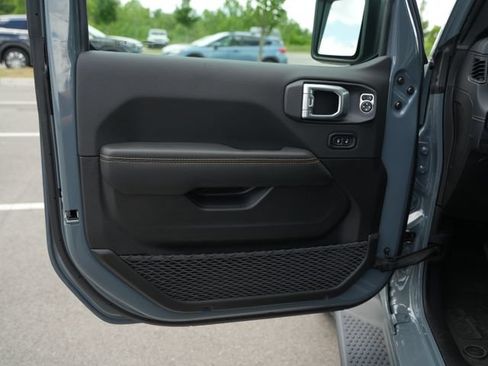 Used 2026 Jeep Wrangler Unlimited Sahara AWD/4WD image 14