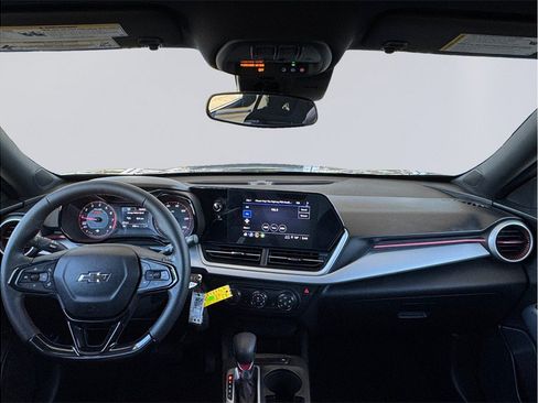 Used 2026 Chevrolet Trax RS w/ Sunroof Package FWD image 23