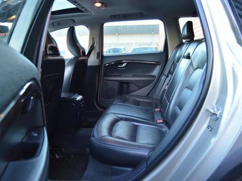 Used 2016 Volvo XC70 T5 Premier w/ Proximity Package image 12