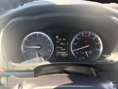 Used 2018 Toyota Highlander Limited AWD/4WD image 10