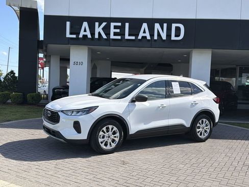 Used 2023 Ford Escape Active image 2