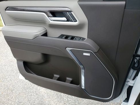 Certified 2025 Chevrolet Silverado 2500 LTZ w/ LTZ Convenience Package image 19