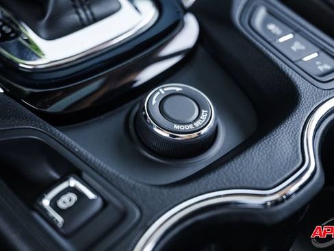 Used 2015 Chevrolet SS RWD image 20