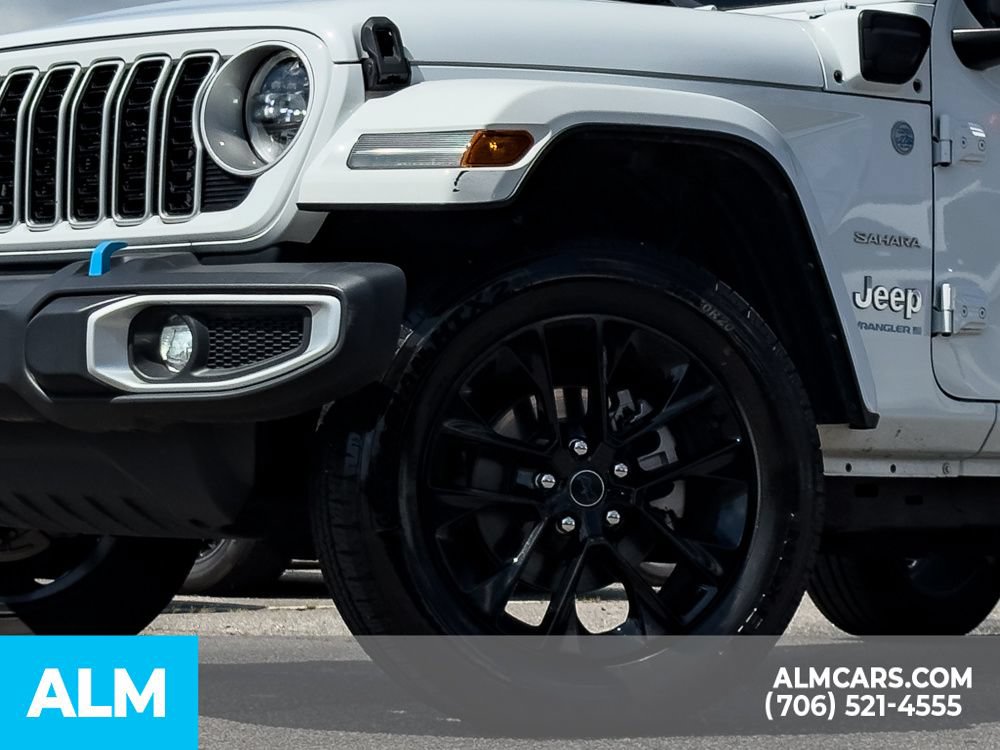Used 2024 Jeep Wrangler Unlimited Sahara AWD/4WD image 12