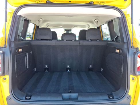 Used 2015 Jeep Renegade Trailhawk image 28