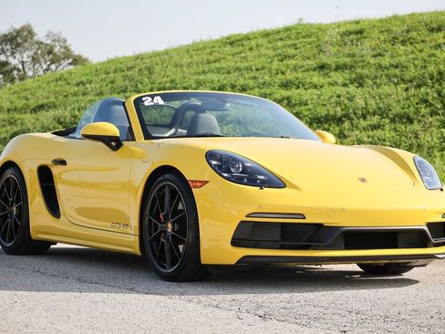 Certified 2024 Porsche 718 Boxster GTS RWD image 18