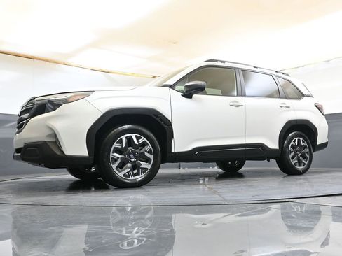 Certified 2025 Subaru Forester Premium AWD/4WD image 31