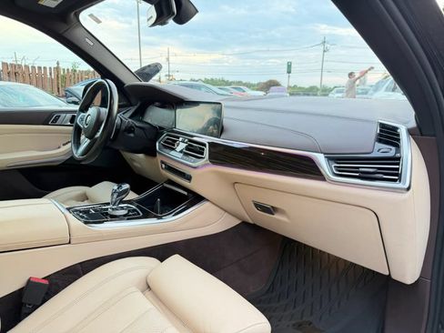 Used 2019 BMW X5 xDrive50i AWD/4WD image 32