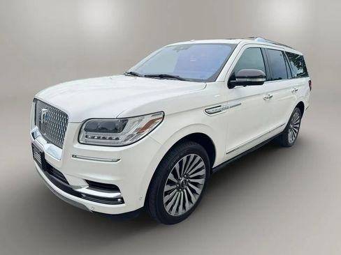 Used 2018 Lincoln Navigator Reserve w/ Technology Package AWD/4WD image 7