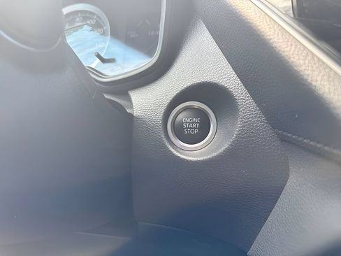 Used 2022 Toyota Corolla Cross LE FWD image 18