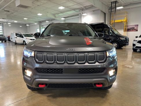 Used 2022 Jeep Compass Trailhawk w/ Sun and Sound Group AWD/4WD image 2
