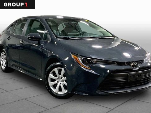Certified 2025 Toyota Corolla LE FWD image 3