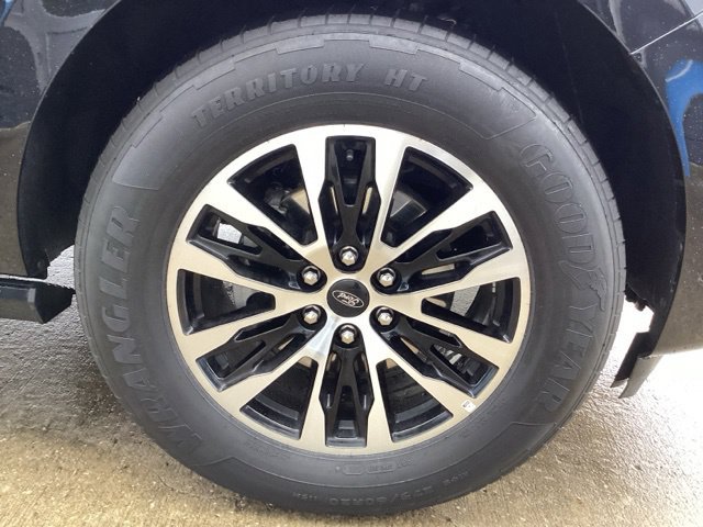 Used 2025 Ford Expedition Max Platinum AWD/4WD image 10