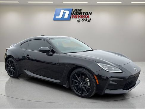 Used 2024 Toyota GR86 Premium RWD image 3