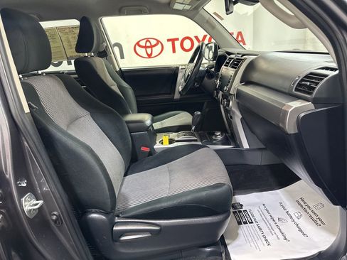 Used 2023 Toyota 4Runner SR5 AWD/4WD image 10
