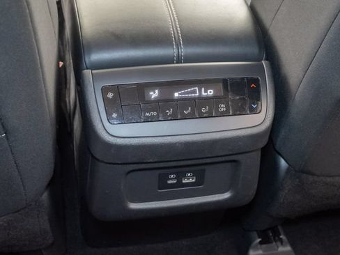 Used 2022 Nissan Pathfinder SV FWD image 25