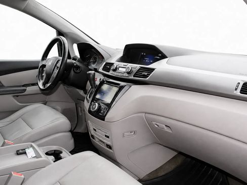 Used 2016 Honda Odyssey Touring image 16