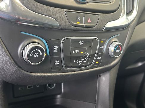 Used 2023 Chevrolet Equinox LT image 37