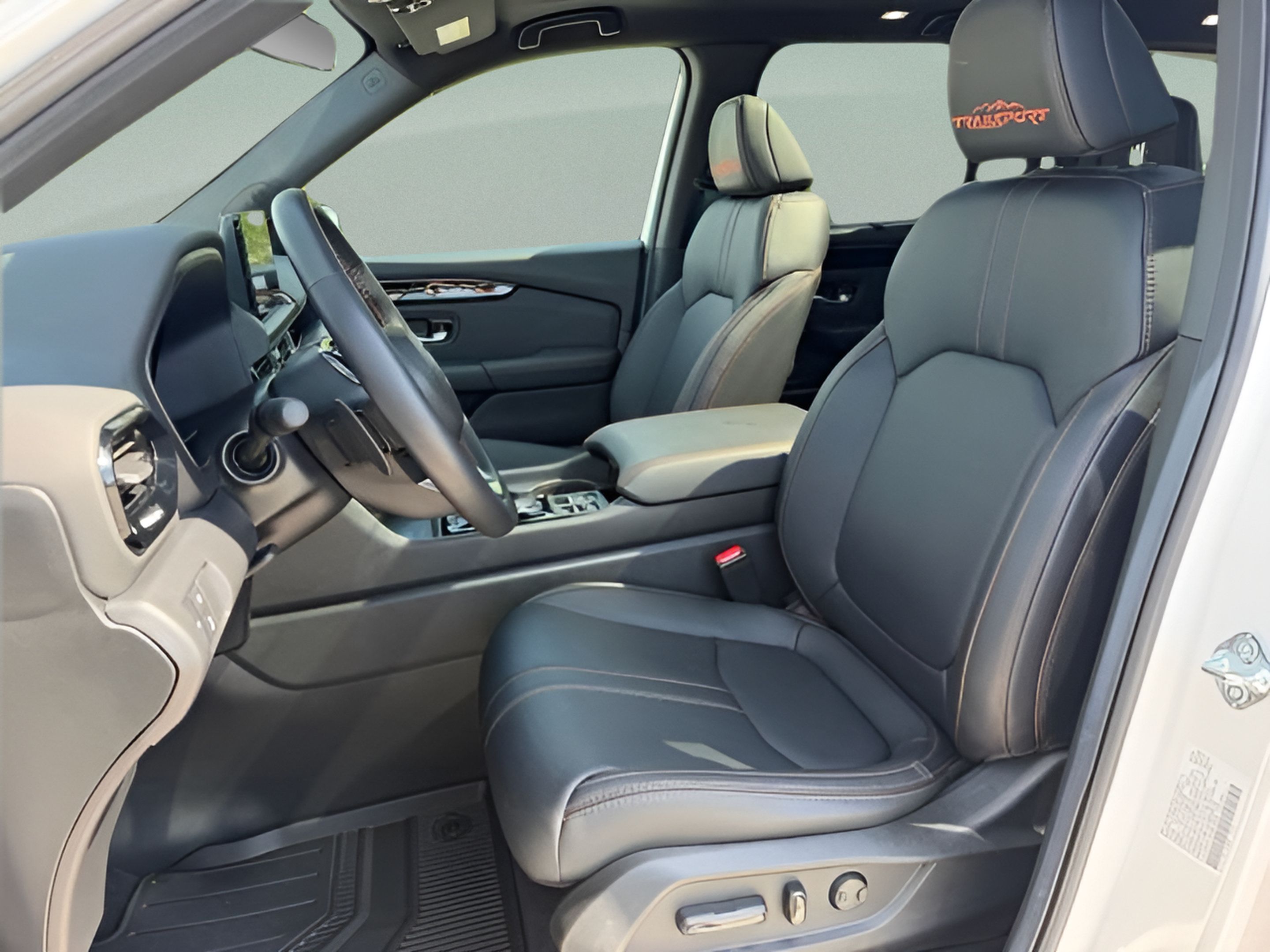 Certified 2025 Honda Pilot TrailSport image 22