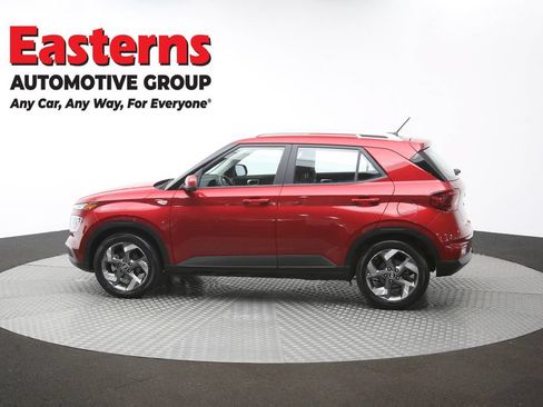 Used 2025 Hyundai Venue SEL FWD image 62