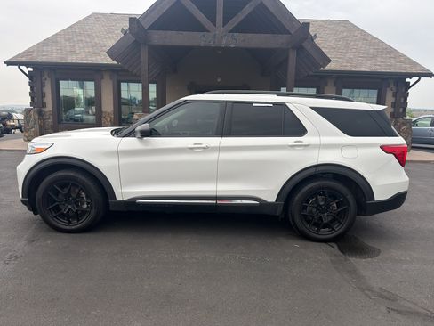 Used 2021 Ford Explorer XLT w/ Equipment Group 202A AWD/4WD image 1